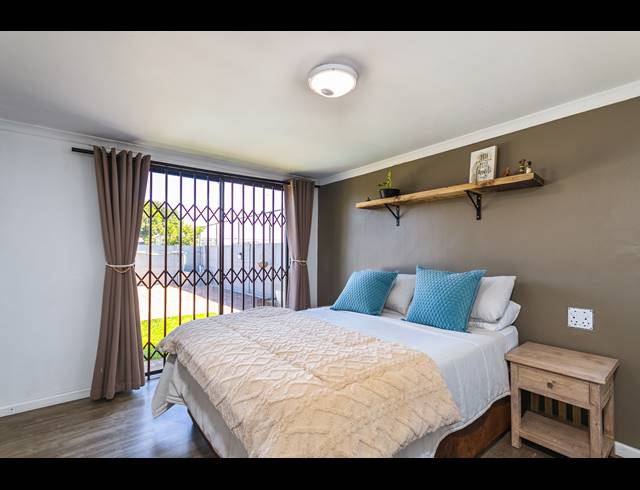 4 BEDROOM FREEHOLD FOR SALE IN PARKLANDS